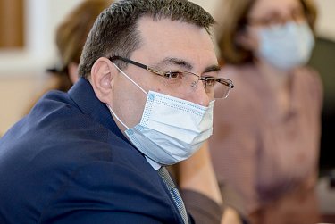 На внеочередную парламентскую сессию депутаты соберутся 25 марта